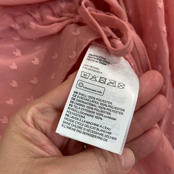 ♥️ HOST PICK ♥️ H&M smocked neck and sleeve sheer blouse 12 - Picture 7 of 8